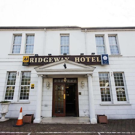 Oyo Ridgeway Hotel Чінґфорд Екстер'єр фото