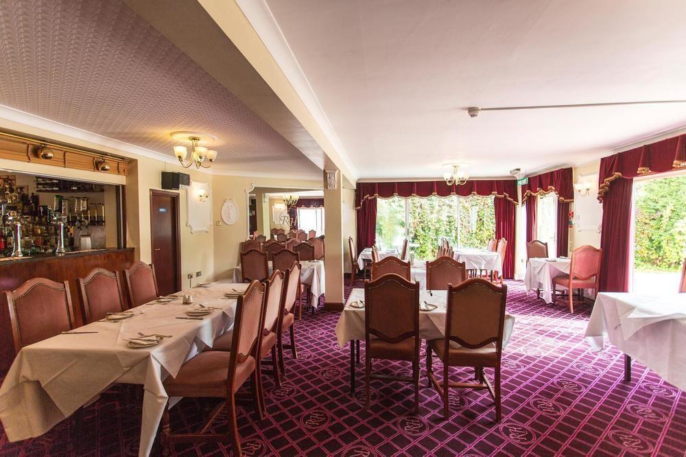 Oyo Ridgeway Hotel Чінґфорд Екстер'єр фото
