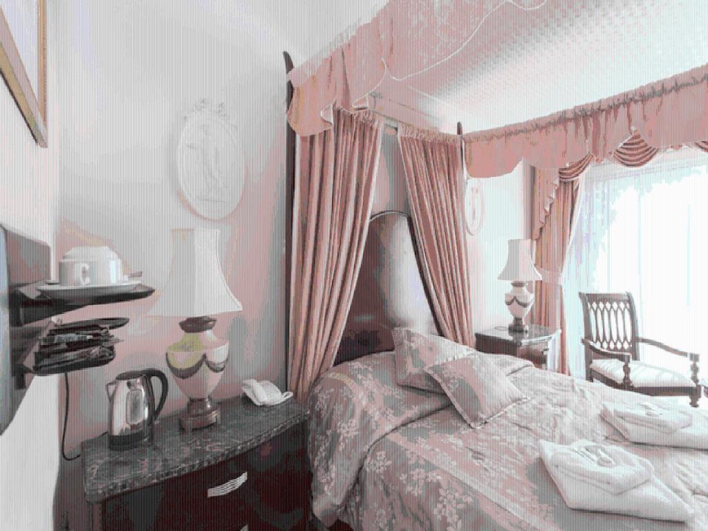 Oyo Ridgeway Hotel Чінґфорд Номер фото