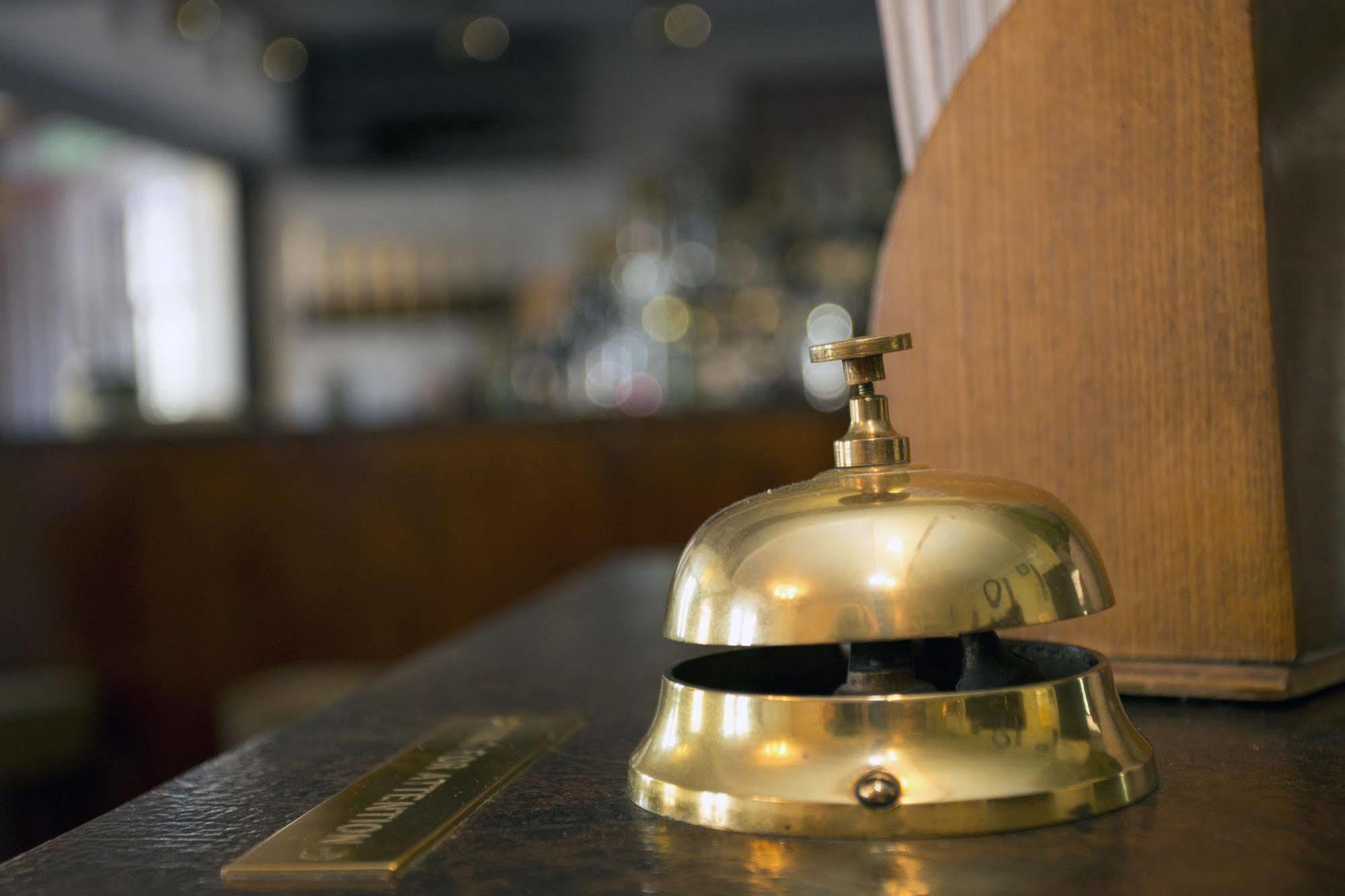 Oyo Ridgeway Hotel Чінґфорд Екстер'єр фото